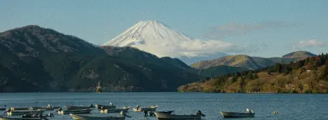 Voyage au Japon en famille : lac Ashi à Hakone avec vue sur le Mont Fuji