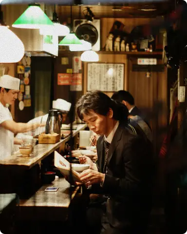Restaurant traditionnel à Tokyo, ambiance izakaya locale