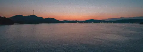 Coucher de soleil sur la mer intérieure de Seto