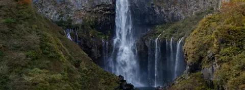 Cascade de Kegon à Nikko, site naturel emblématique du Japon