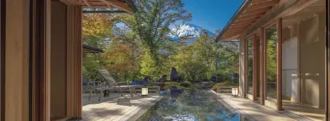 Vue sur le mont Fuji depuis une villa de luxe avec terrasse privée